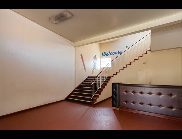 495M² BUILDING FOR SALE IN LA ROCHELLE